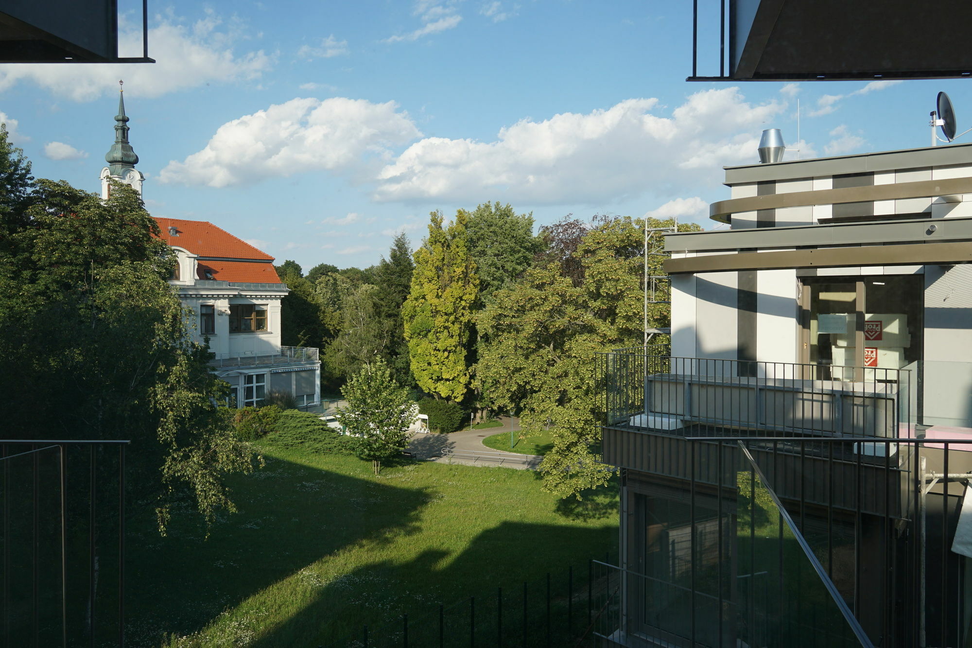 Vienna Garden Residence Bagian luar foto